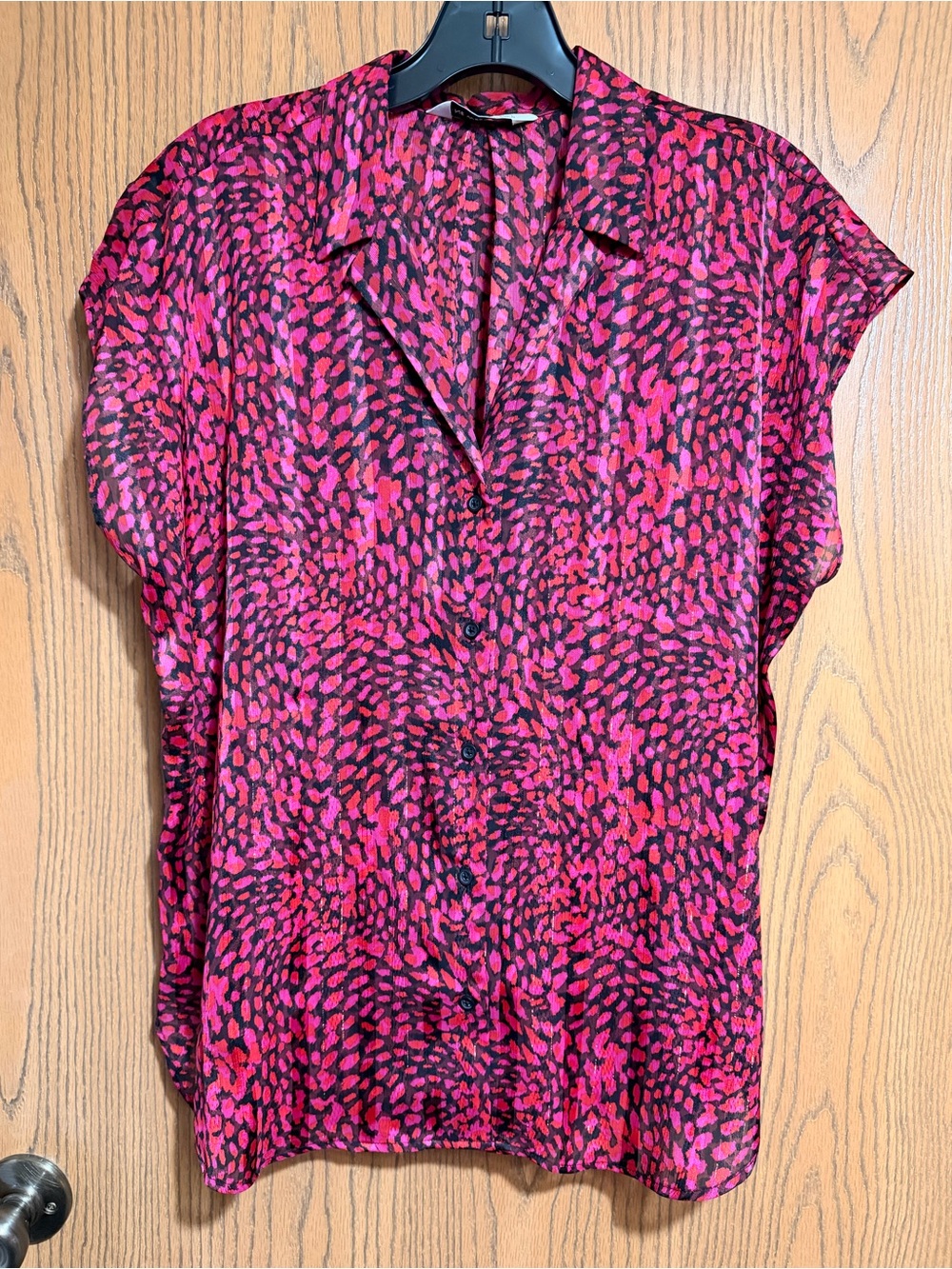EUC Nine West Blouse in Pink, Red and Black with Button Front & Metallic Threads